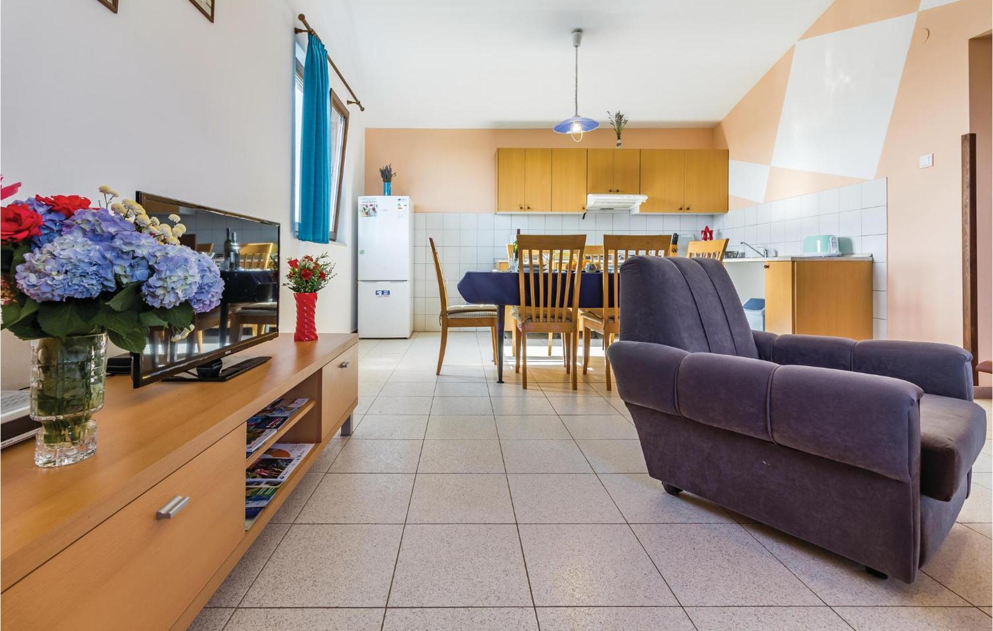2 Bedroom Awesome Apartment In Винкуран Екстериор снимка