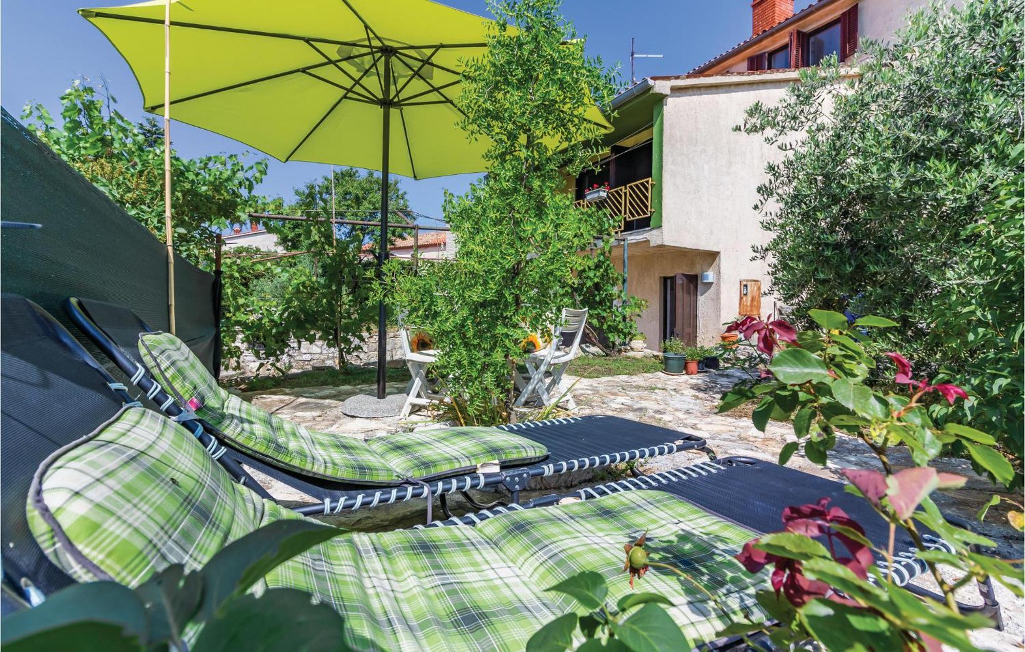 2 Bedroom Awesome Apartment In Винкуран Екстериор снимка